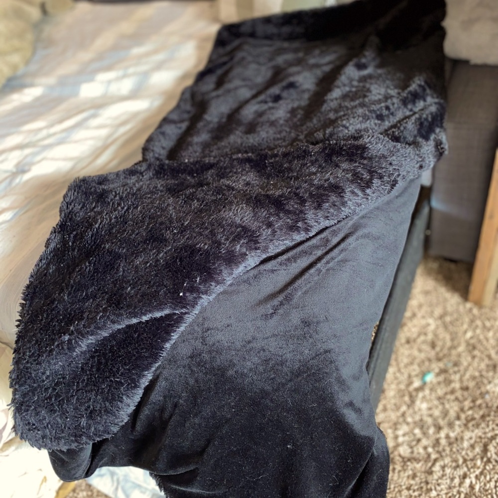 Throw blanket